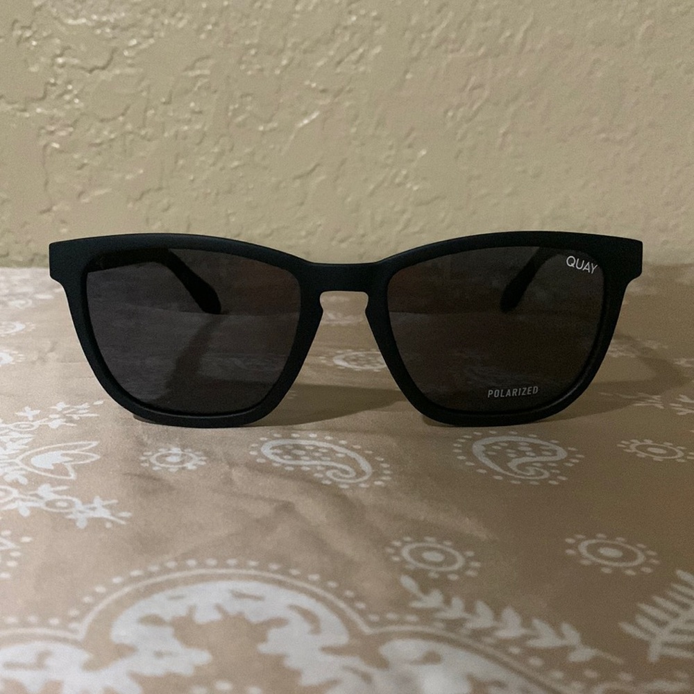QUAY SUNGLASSES. HARDWIRE. POLARIZED.